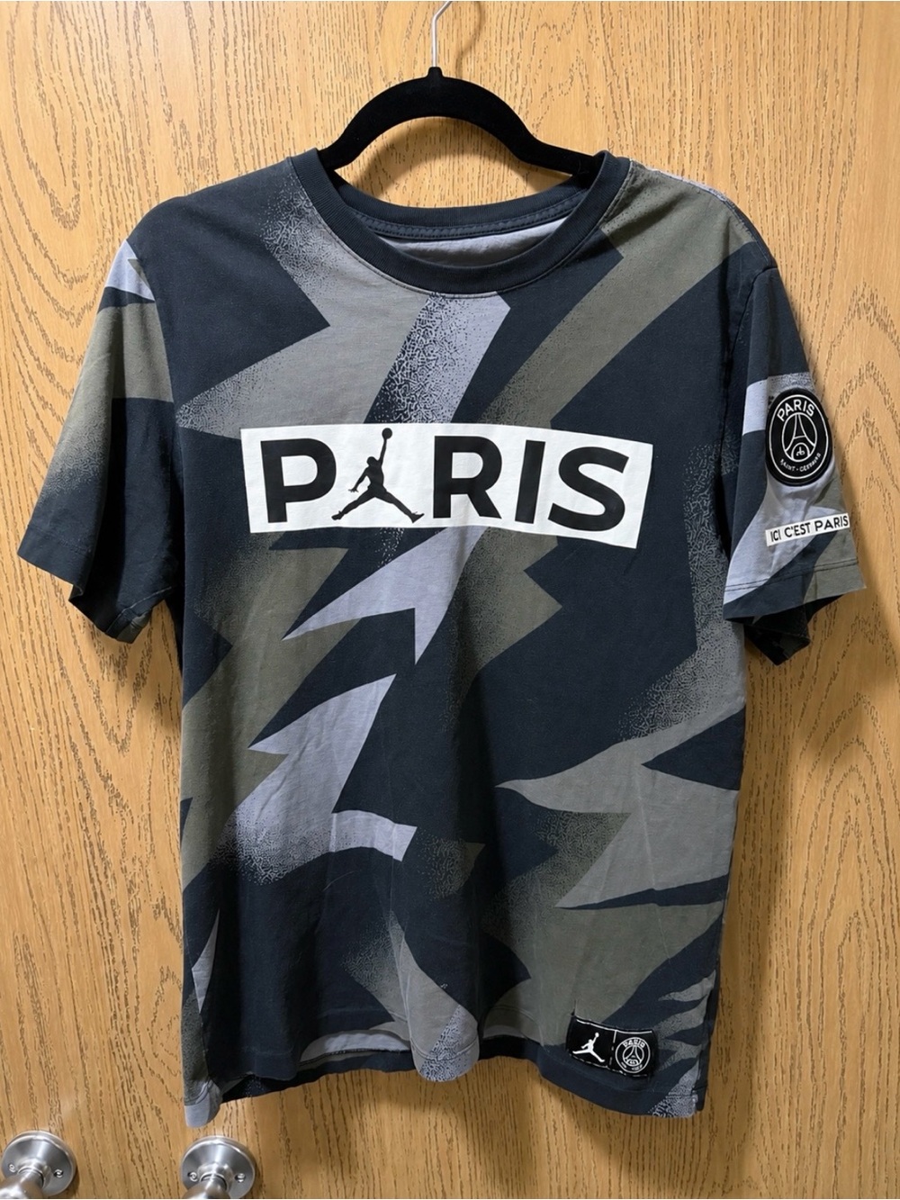 Jordan x PSG Paris Saint-Germain Graphic Tee Gray Camo Print Men’s Size M